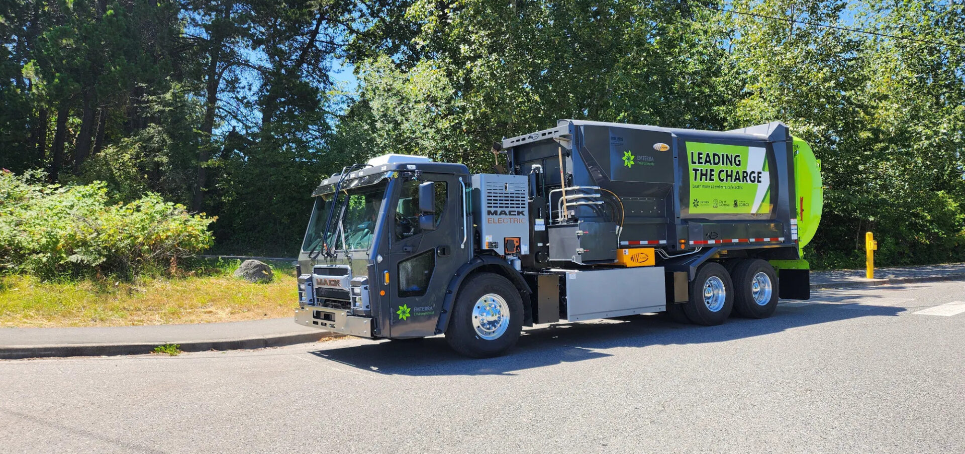 Mack Trucks största order hittills består av åtta Mack LR Electric. Foto: Mack Trucks.