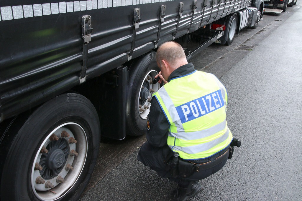 EU uppmanas att införa ett gemensamt påföljdssystem för trafiköverträdelser. Foto: Polizei Bremerhaven/Proffs arkiv.