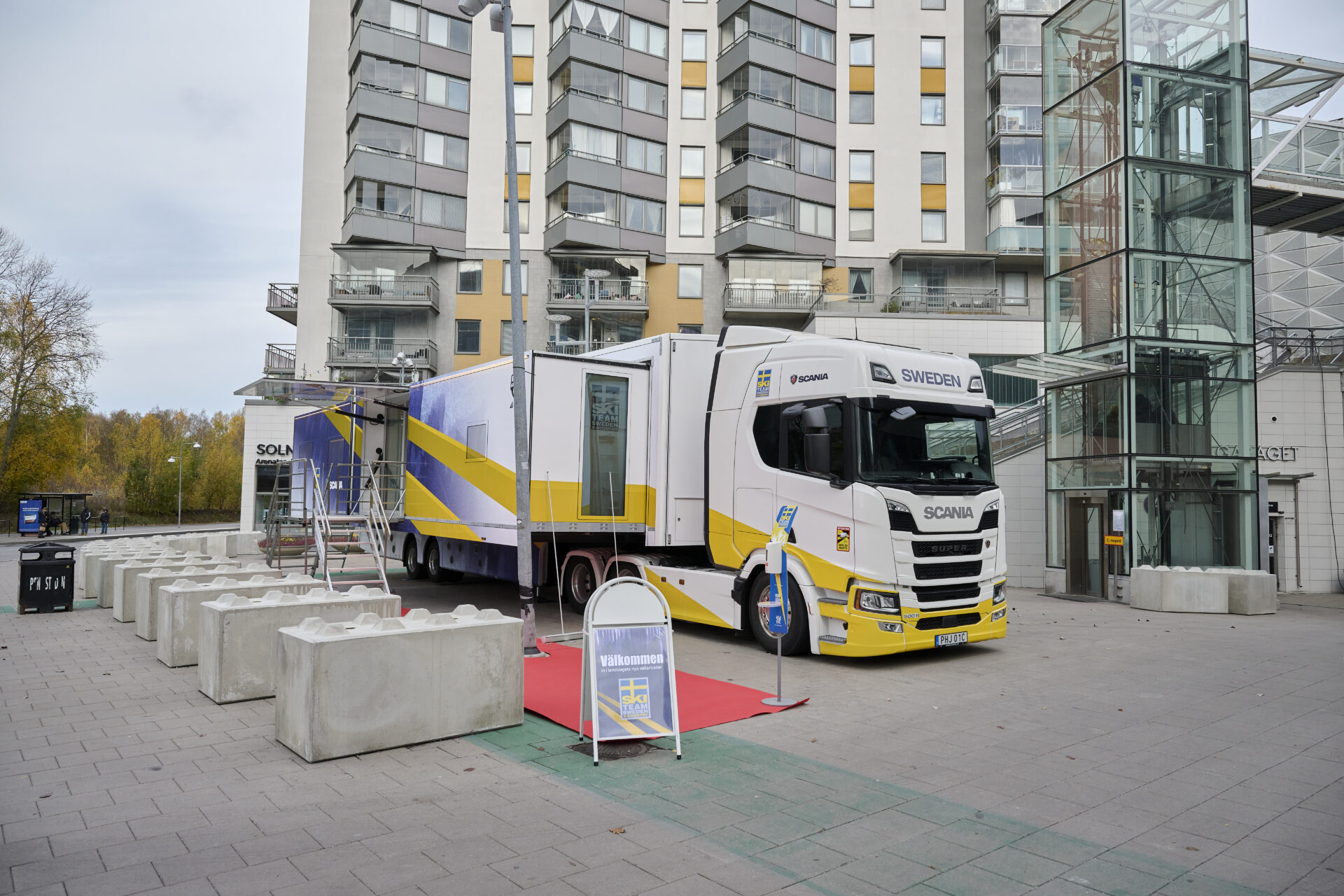 Det går snabbt att fälla ut trailern. Foto: Scania.