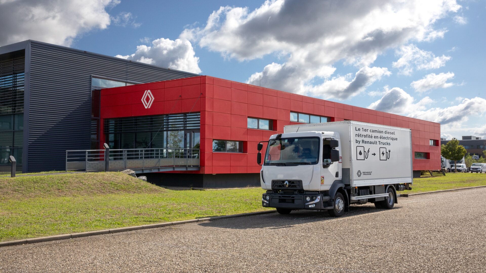 Konvertering billigare än att köpa nyproducerad allastbil, enligt Renault Trucks. Foto: Renault Trucks.