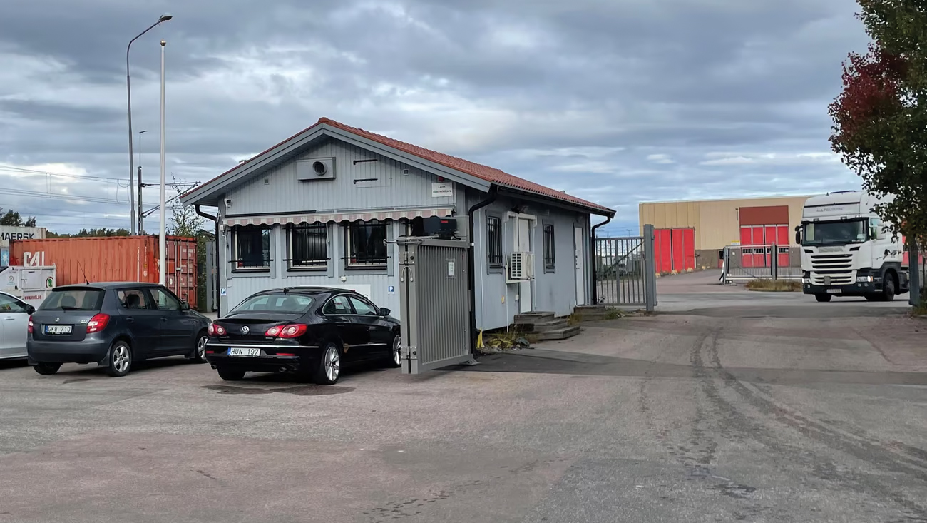 De nya utrymmena har ett bra läge intill de stora landsvägs- och järnvägslederna med tanke på transport åt olika håll från Mellansverige. Foto: Powder-Trans