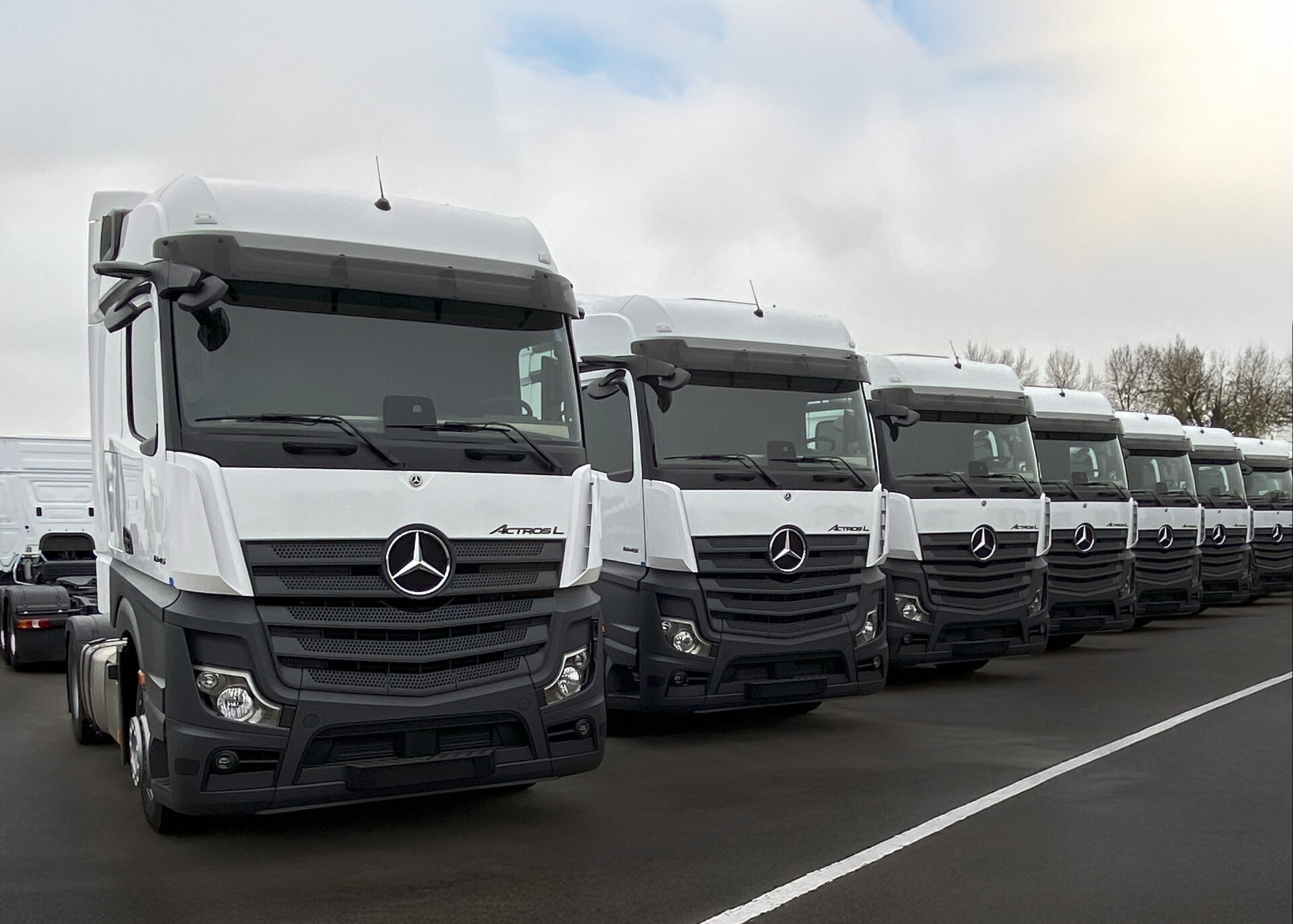 Den sista av de beställda 500 fordonen har nu äverlämnats till litauiska Finéjas Group. Foto: Mercedes-Benz.