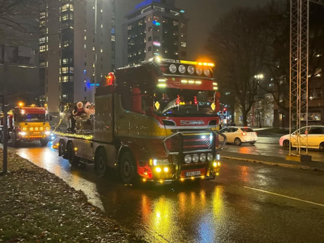 God jul önskades Örebros invånare.